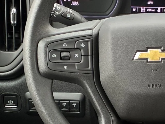 New 2026 Summit White Chevrolet WT image 22