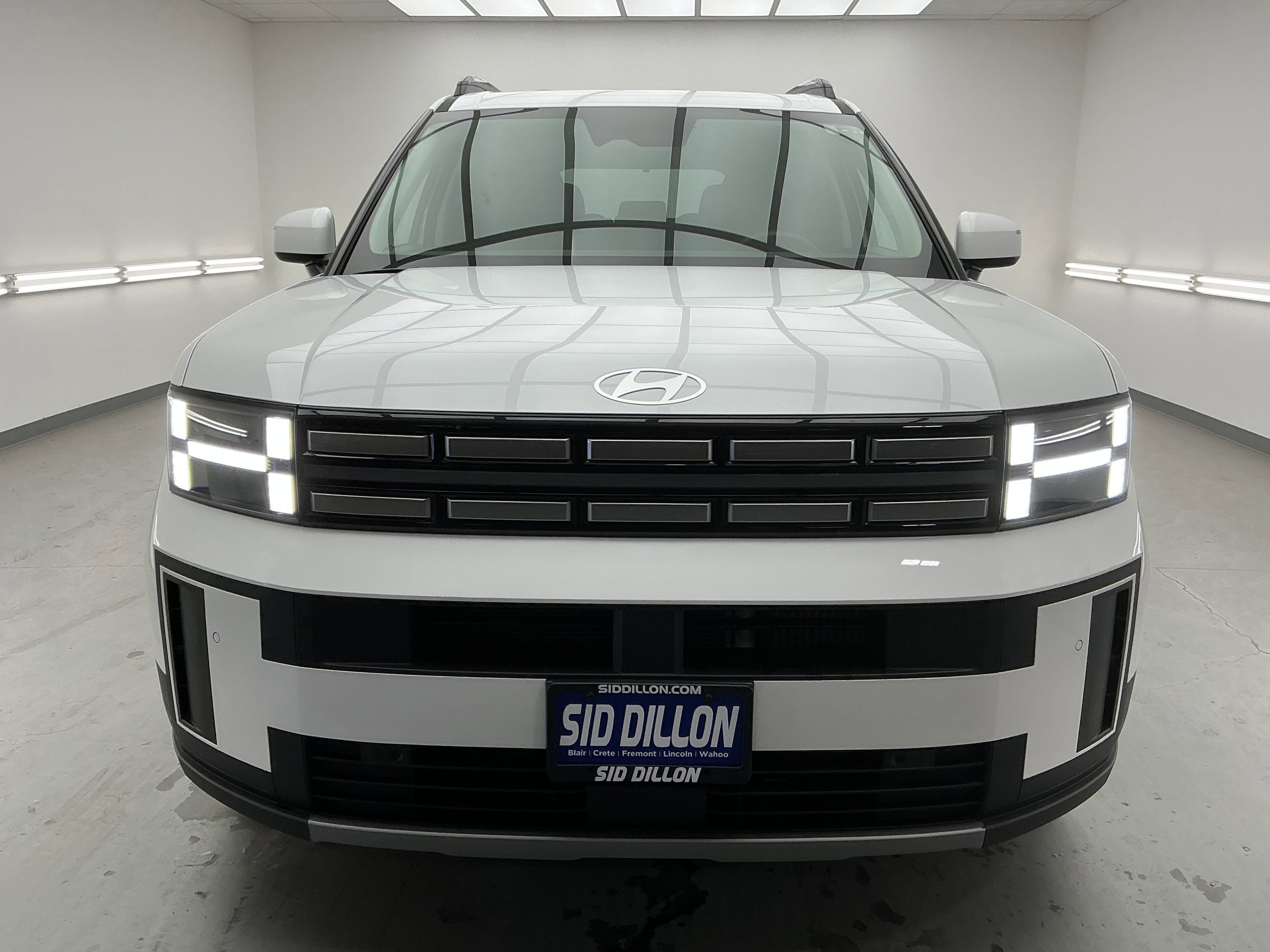 Used 2025 Serenity White Hyundai SEL image 2