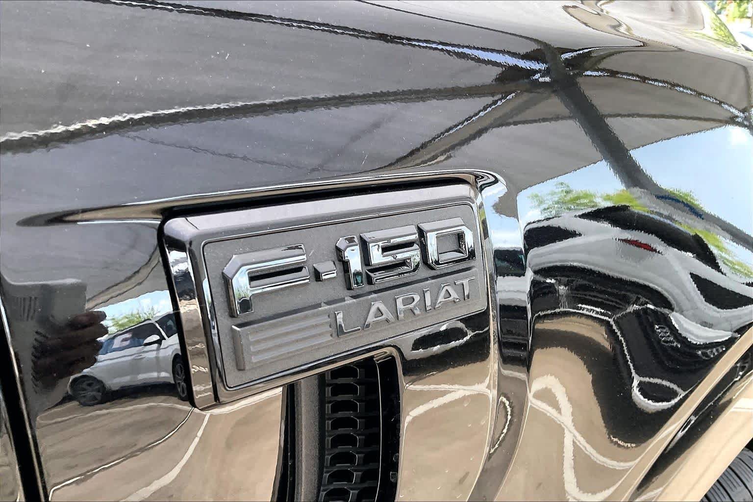 Used 2024 Agate Black Metallic Ford LARIAT image 10