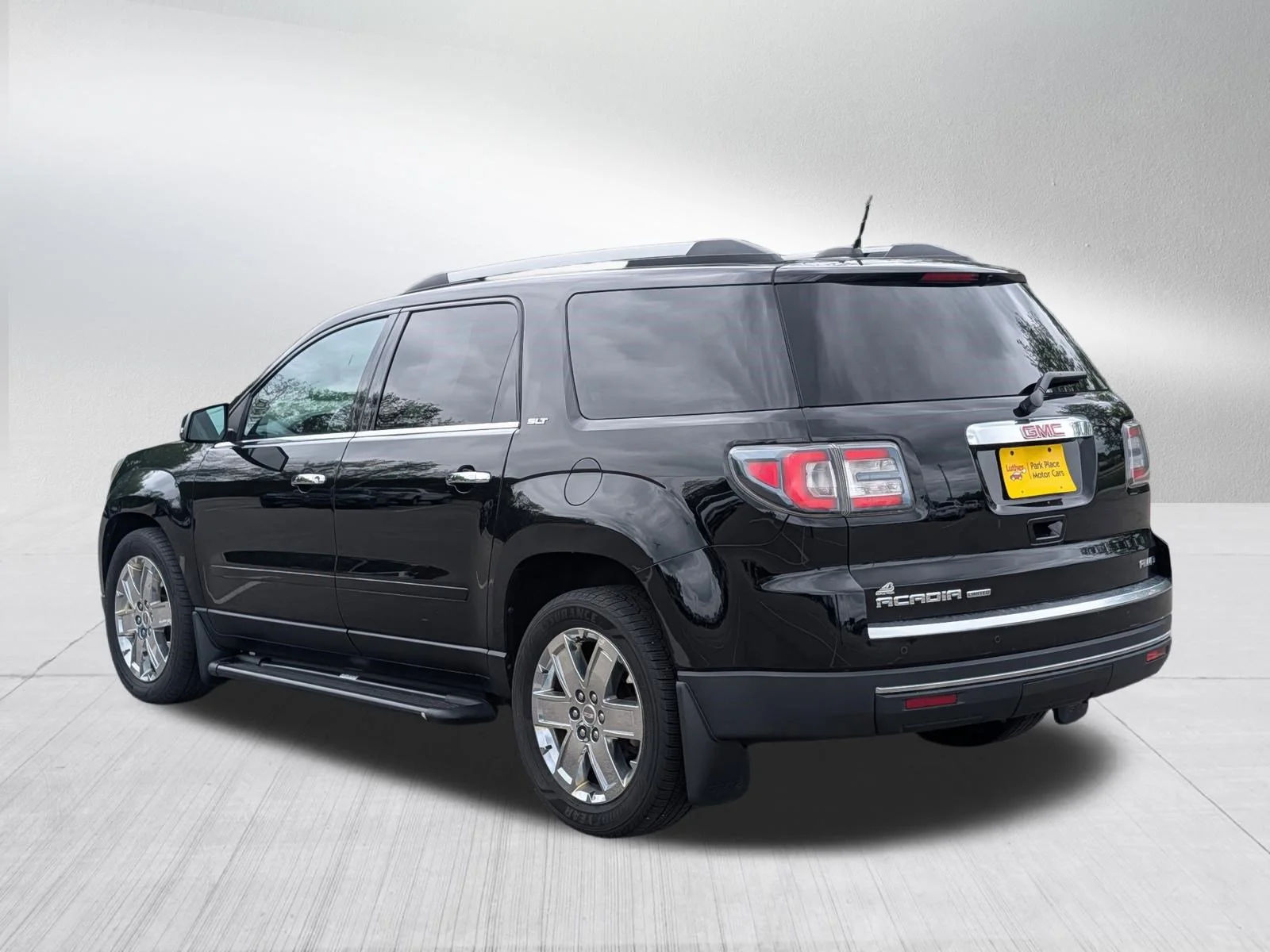 Used 2017 Ebony Twilight Metallic GMC Limited image 5