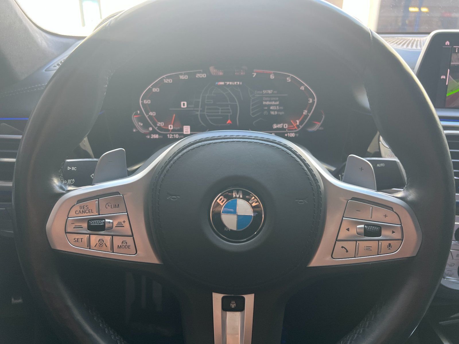 2021 BMW 7 Series M760i - Photo 22