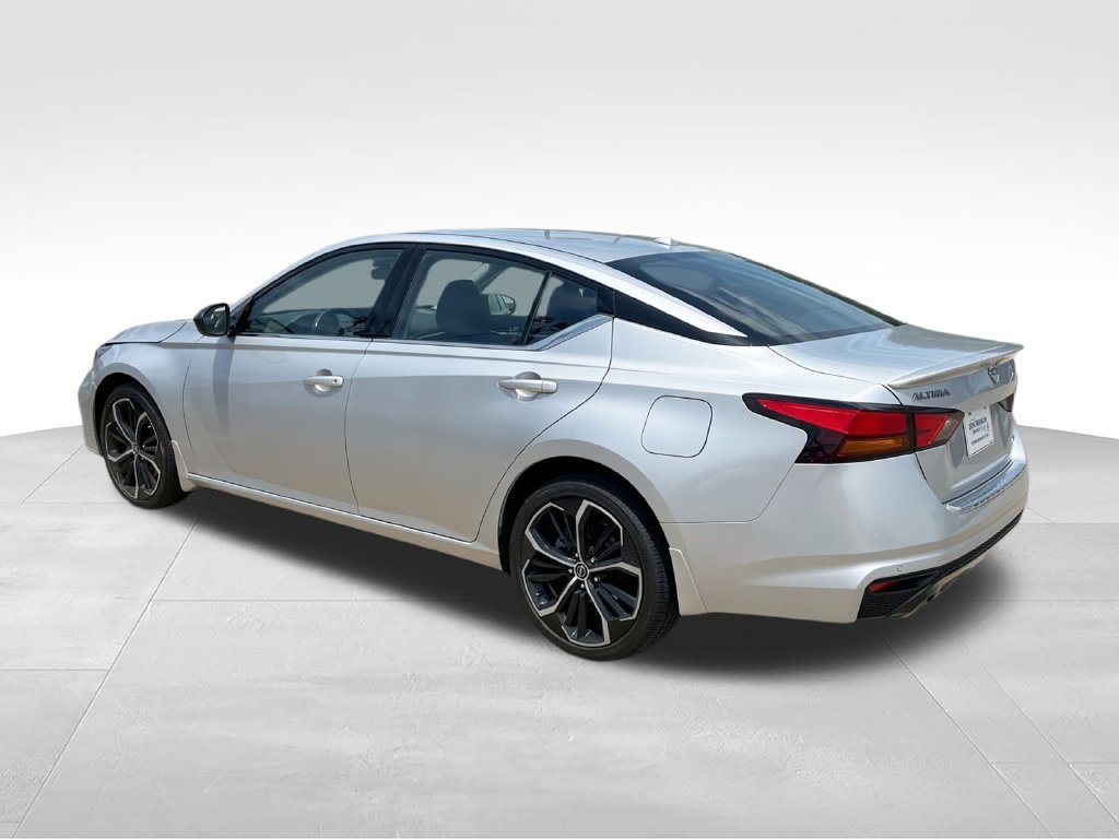 Used 2023 Silver Nissan 2.5 SR image 6