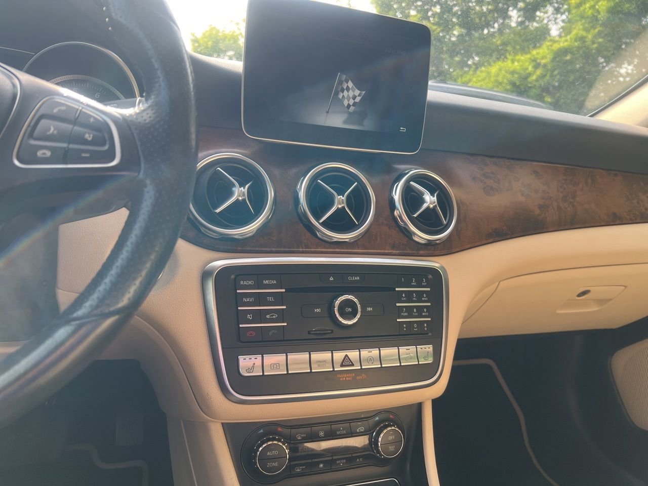 Used 2018  Mercedes-Benz GLA 250 image 28
