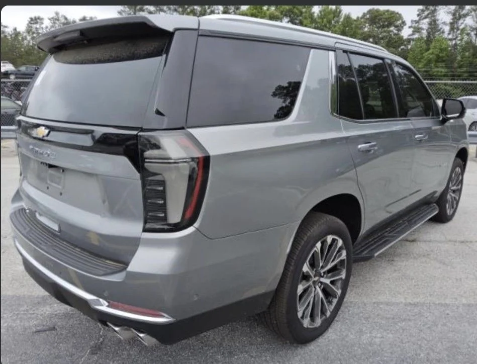 Used 2025 Gray Chevrolet High Country image 4