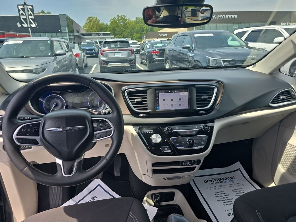 Used 2023 Black Chrysler LX image 15