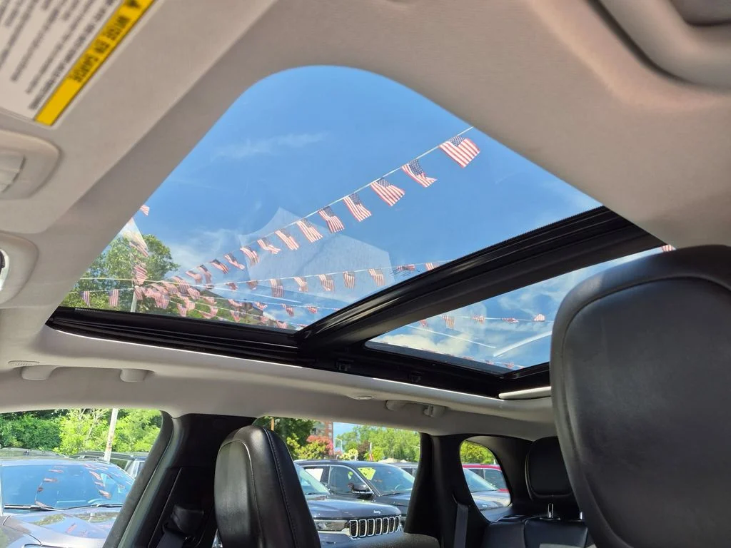 Used 2022 Black Jeep Limited image 21