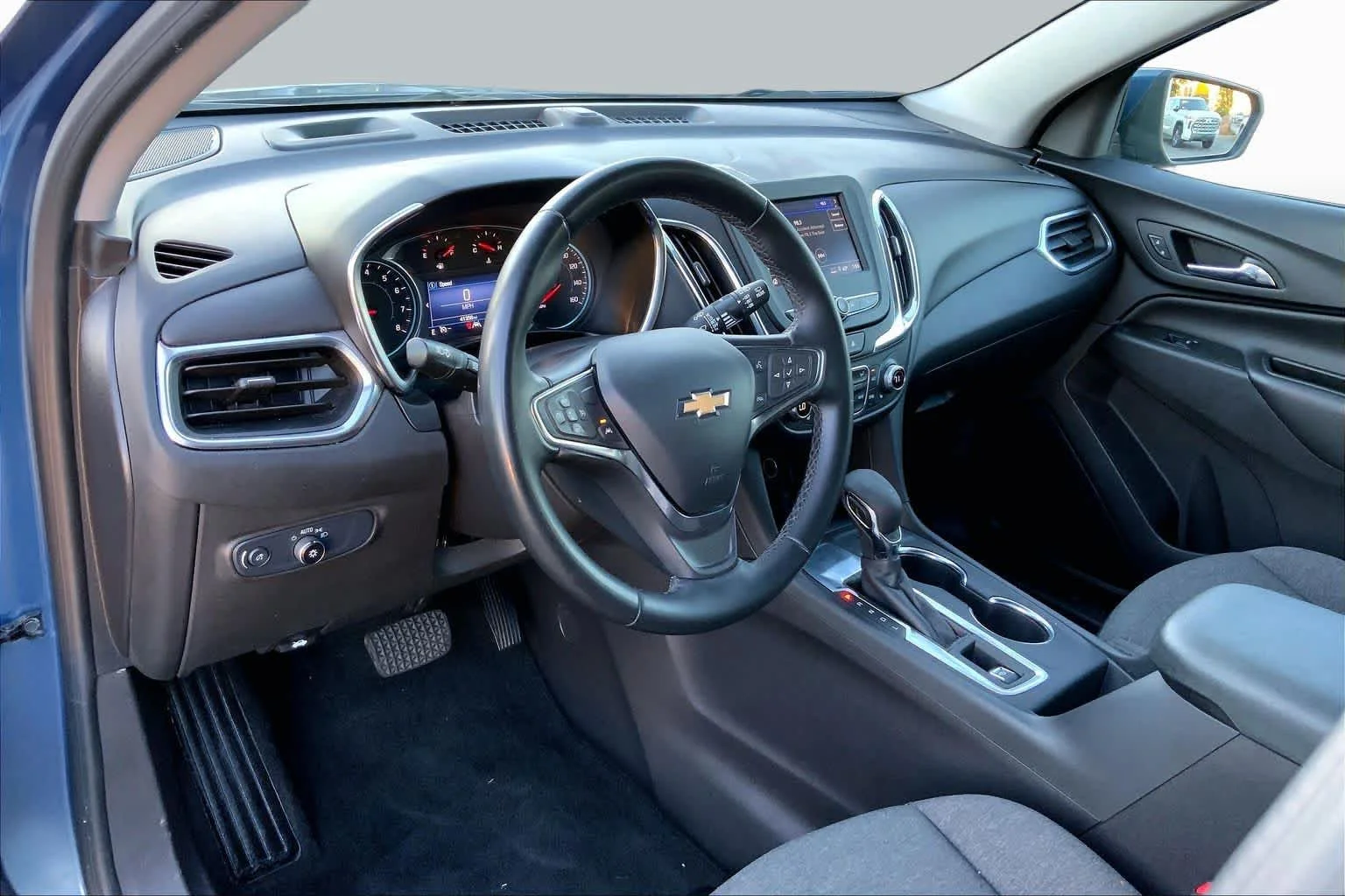 Used 2024 Lakeshore Blue Metallic Chevrolet LT image 15