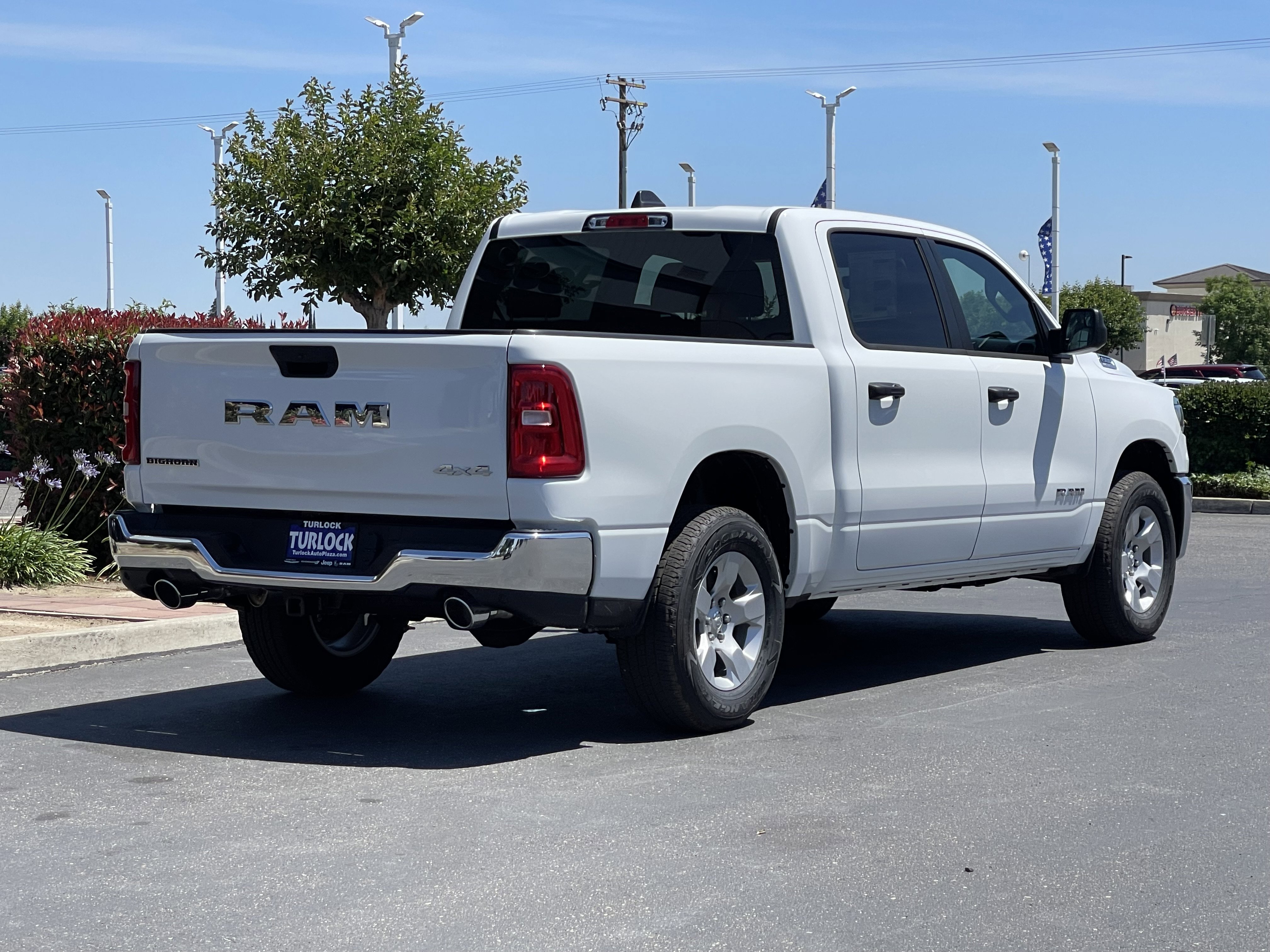 New 2026 Bright White Clear-Coat Exterior Paint RAM Big Horn image 5