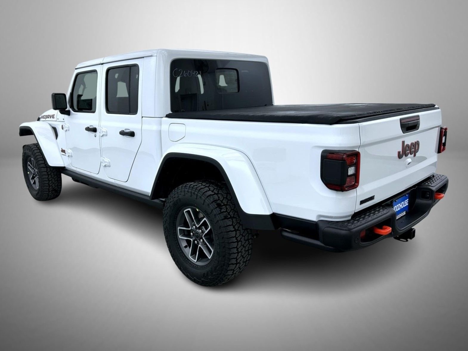 New 2026 Bright White Clear-Coat Exterior Paint Jeep Mojave X image 7