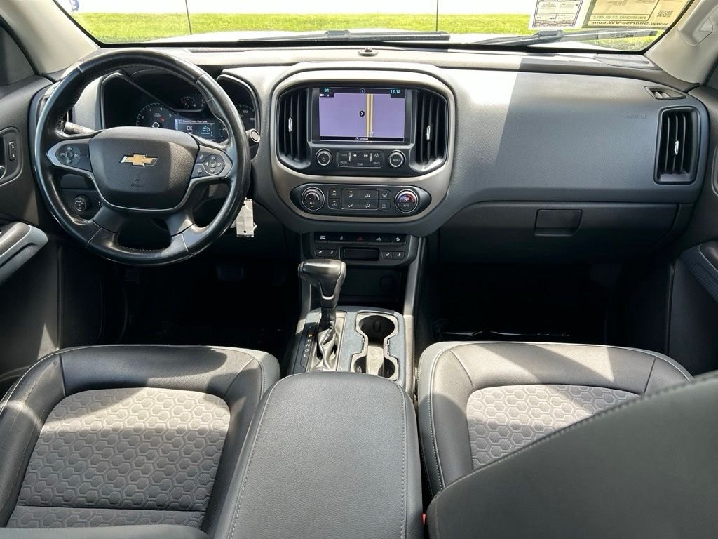 Used 2018 White Chevrolet Z71 image 10
