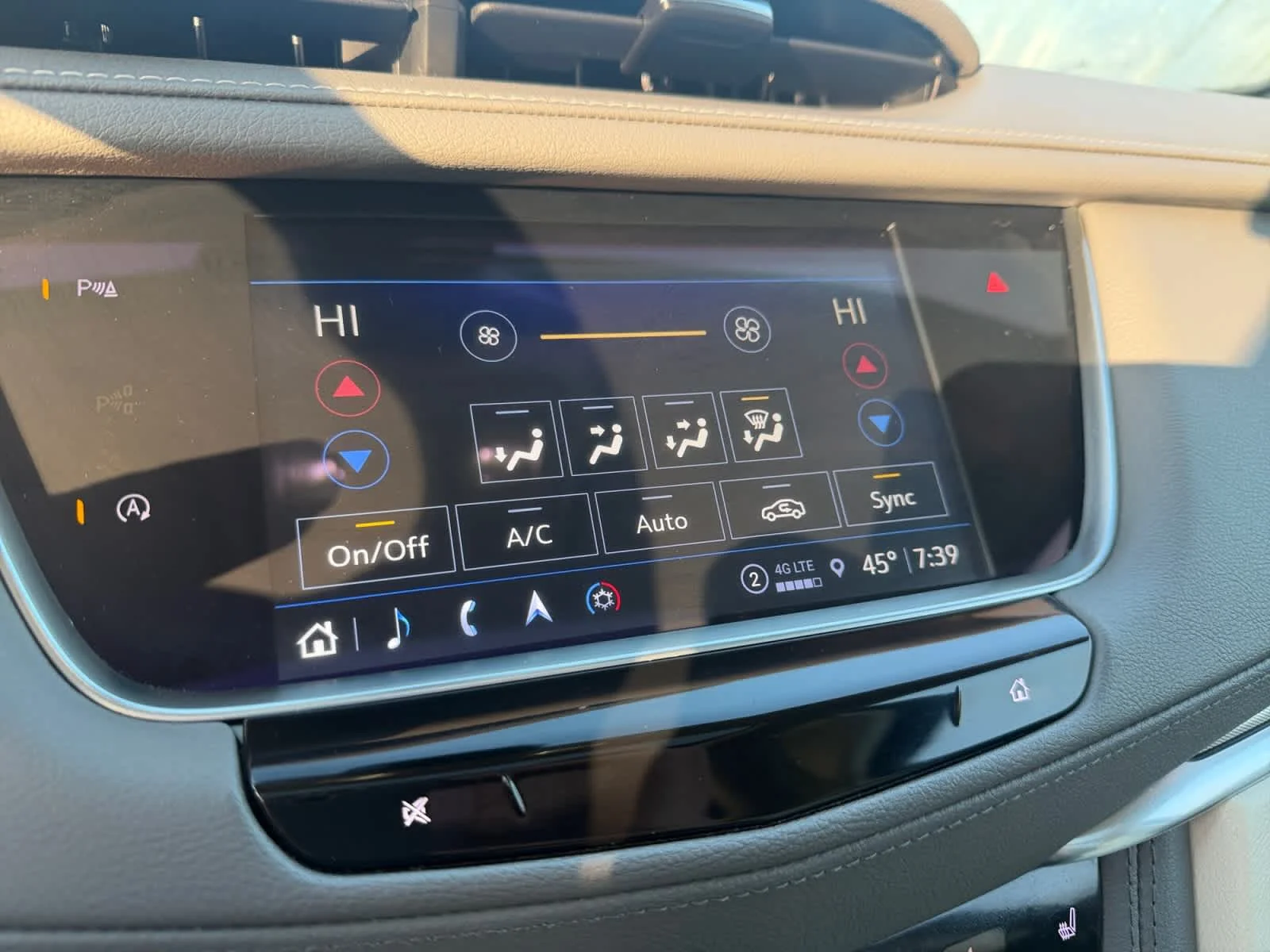 Used 2022 Crystal White Tricoat Cadillac AWD Premium Luxury image 24