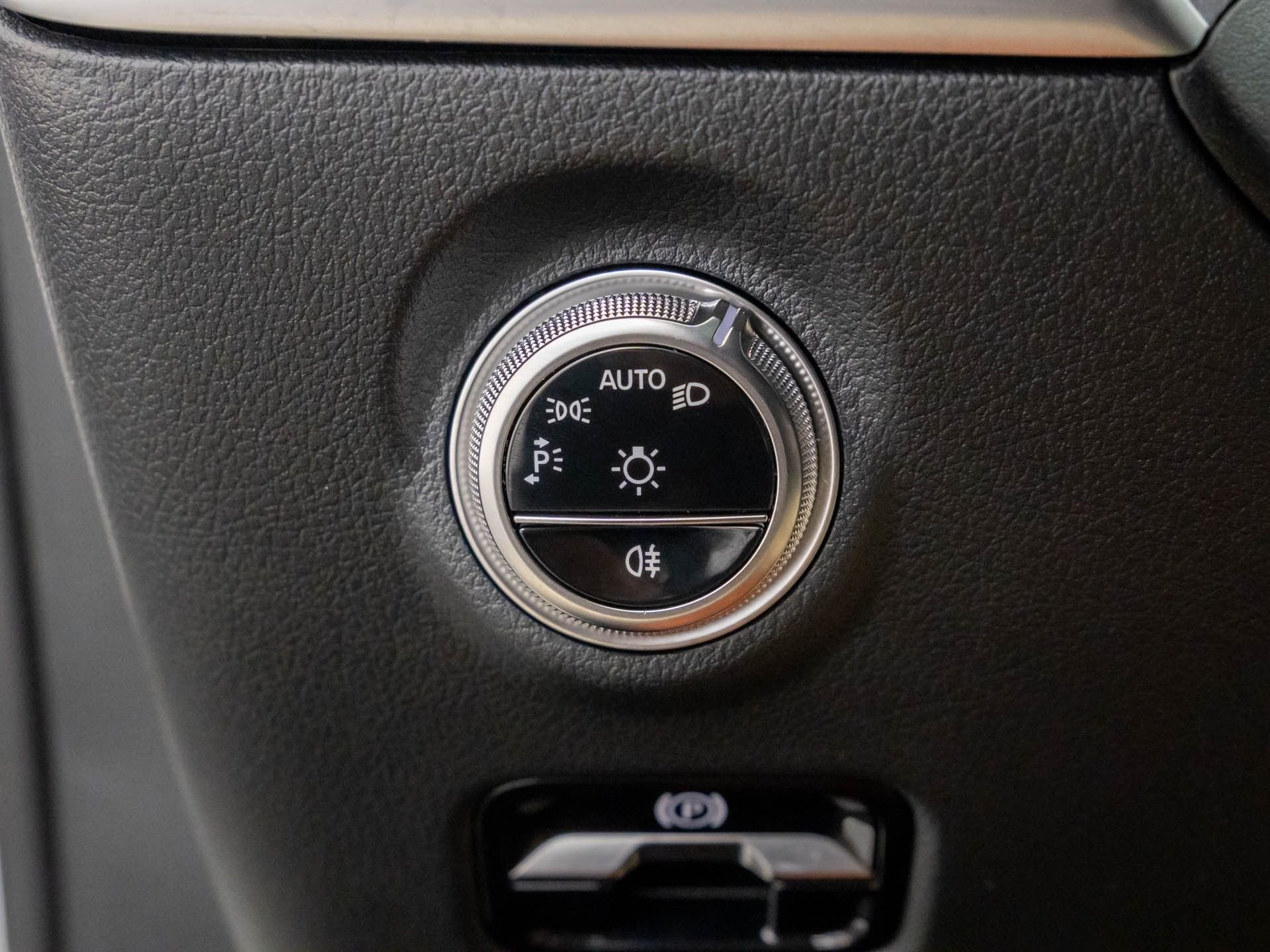 Used 2026 White Mercedes-Benz C 300 image 18