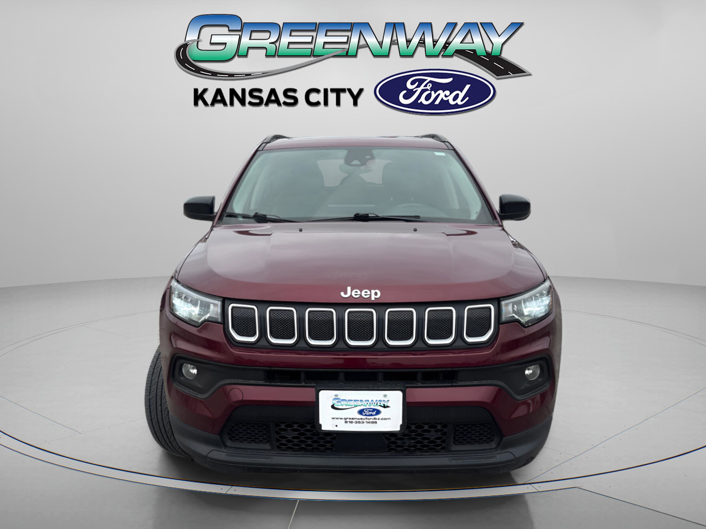 Used 2022 Jeep Compass Latitude Lux with VIN 3C4NJDFB4NT104097 for sale in Kansas City