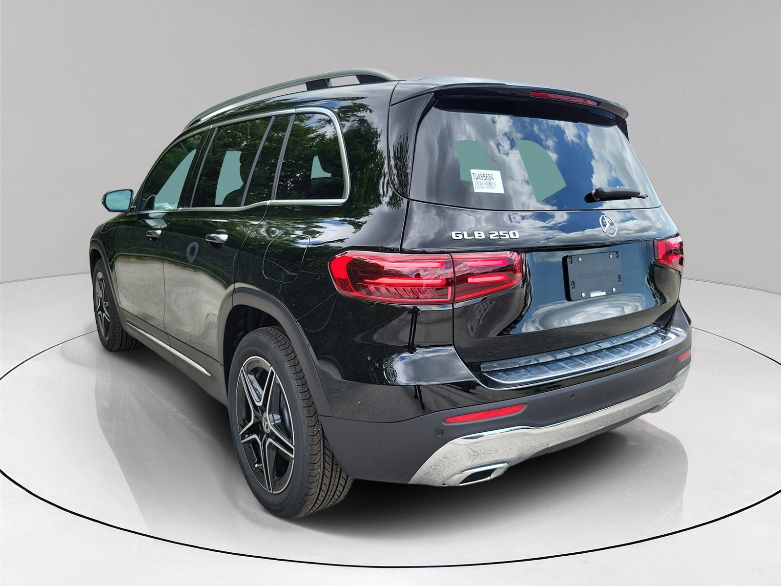 New 2026 Night Black Mercedes-Benz GLB 250 image 35