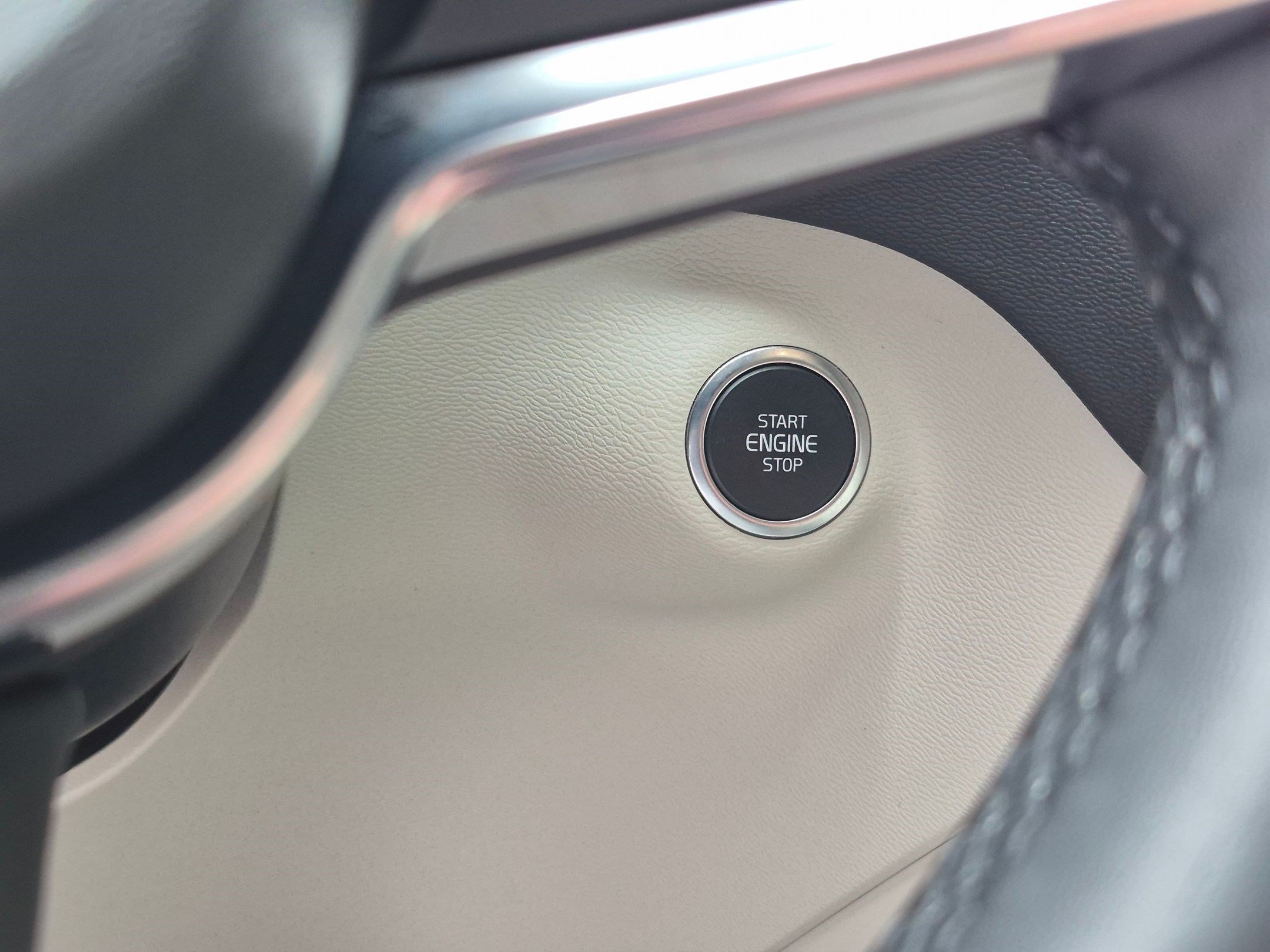 Certified Used 2023 Fjord Blue Volvo Plus Dark Theme image 19