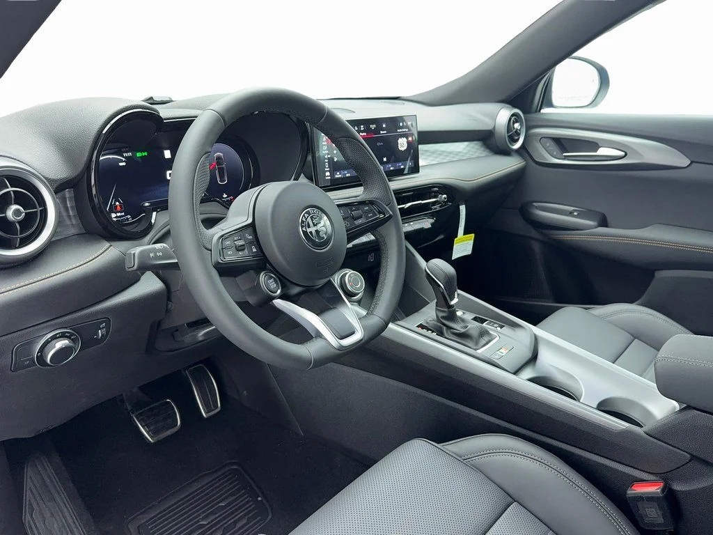 New 2025 Blue Alfa Romeo Base image 14