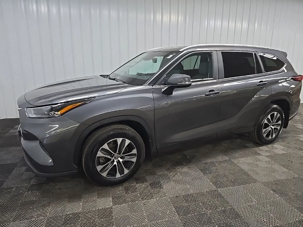Used 2023 Gray Toyota XLE image 6