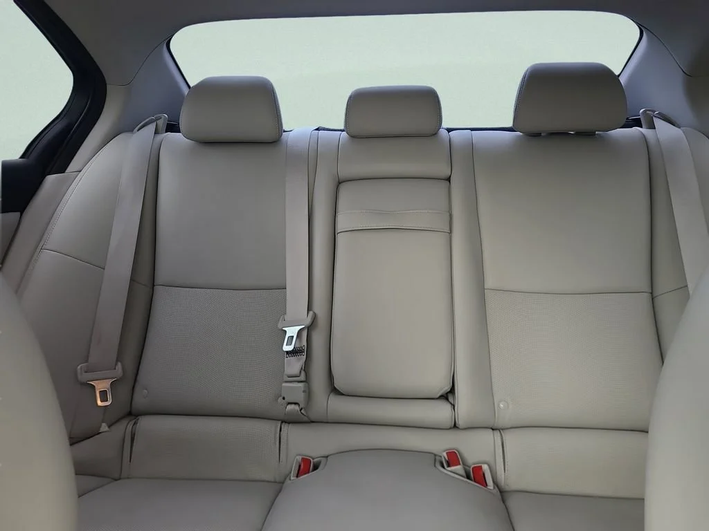 Used 2014 Silver INFINITI Premium image 10