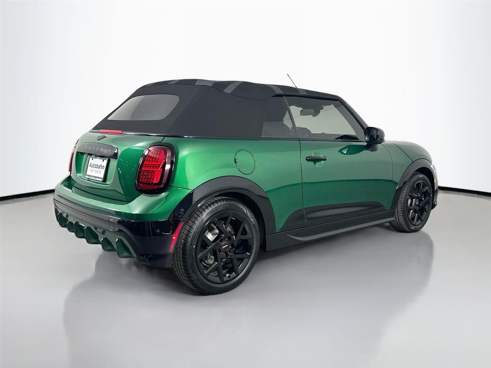 New 2026 British Racing Green IV Metallic MINI Iconic image 5