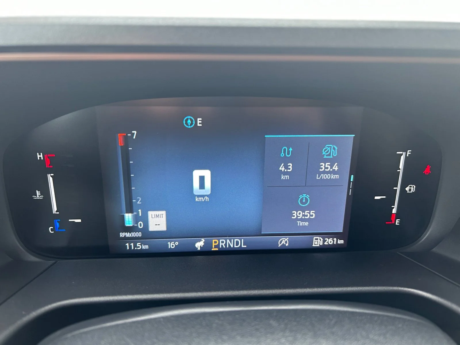 New 2026 Carbonized Grey Metallic Ford Outer Banks image 19