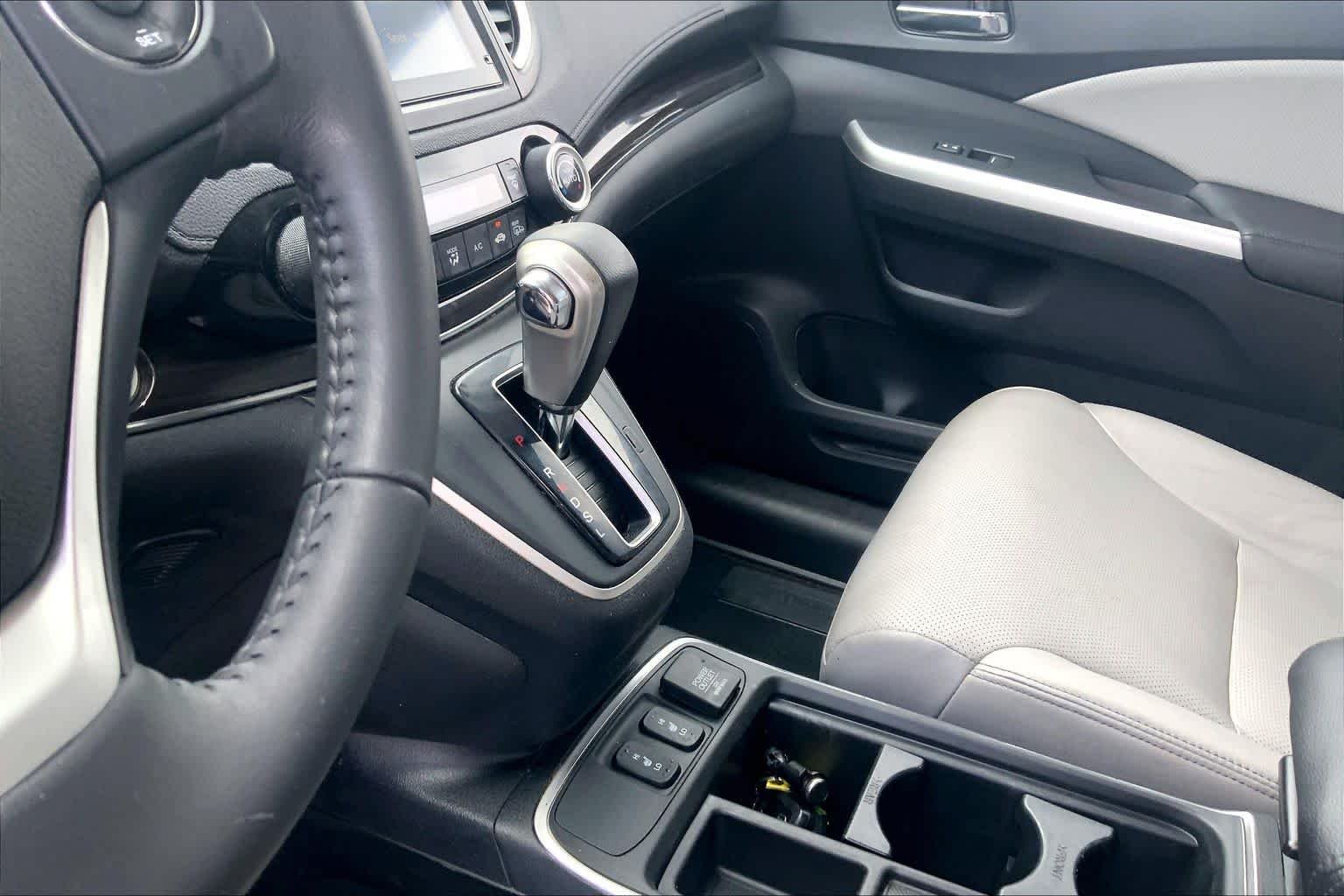 Used 2016 Alabaster Silver Metallic Honda EX-L image 16
