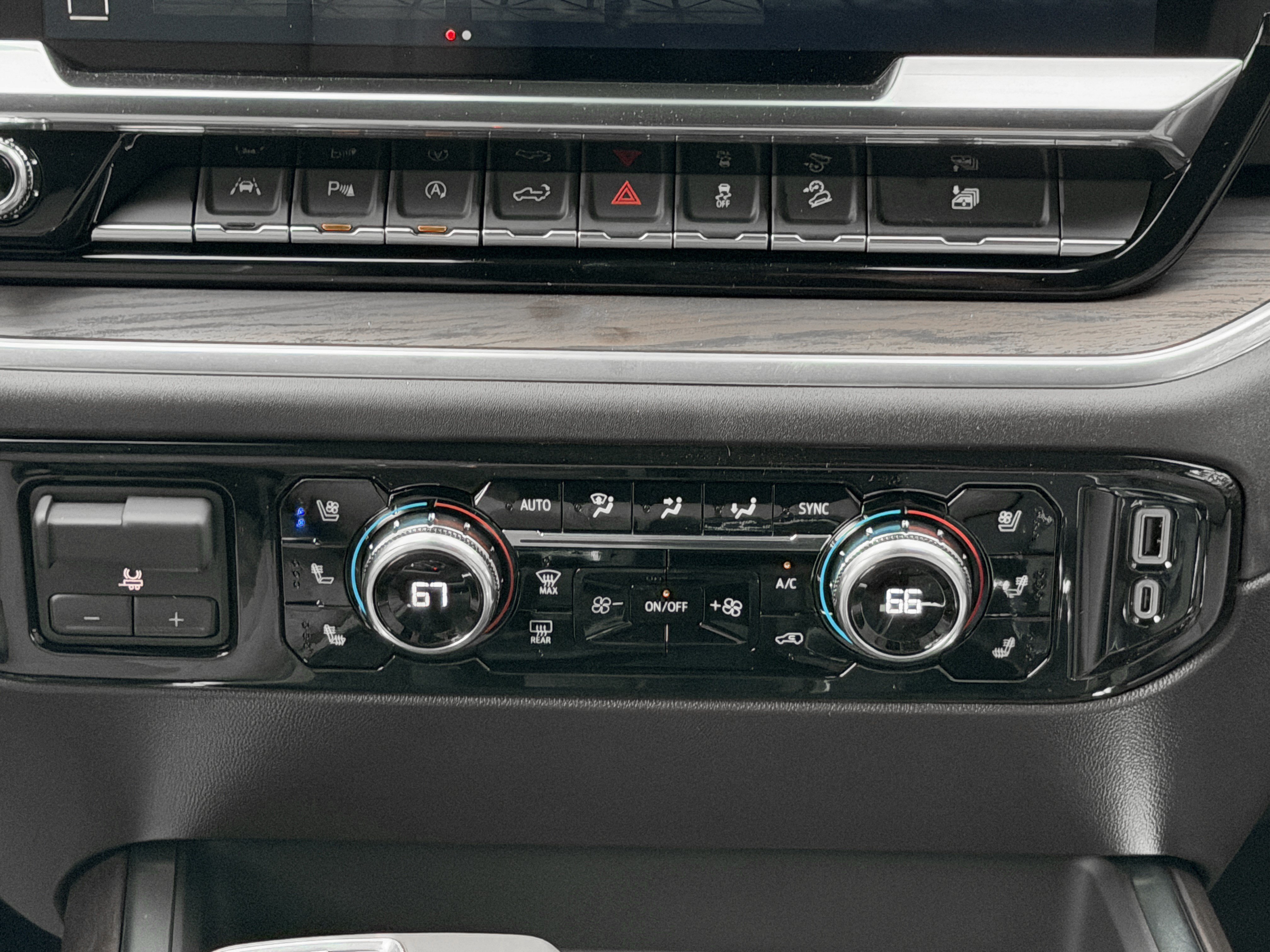 2026 GMC Sierra 1500 SLT - Photo 35