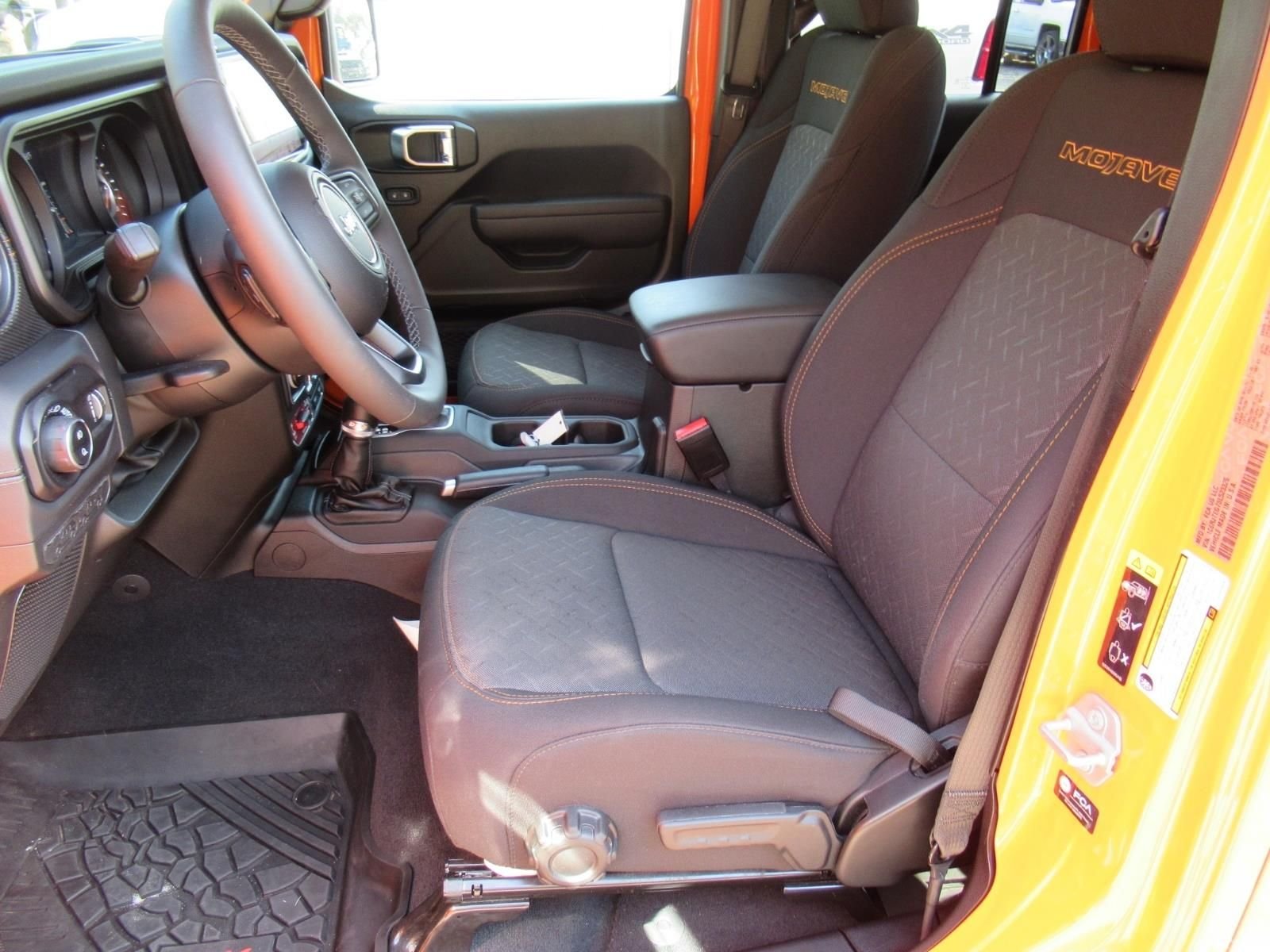 Used 2025  Jeep Mojave image 17