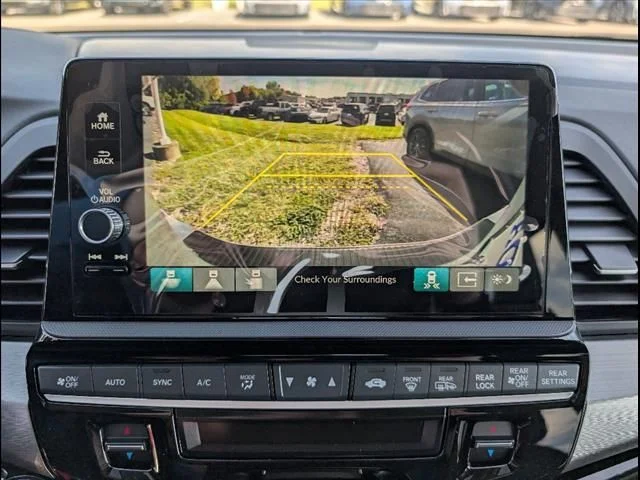 2026 Honda Odyssey Touring - Photo 10