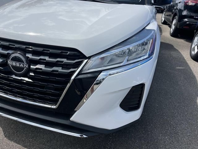 New 2025 White Nissan S image 9
