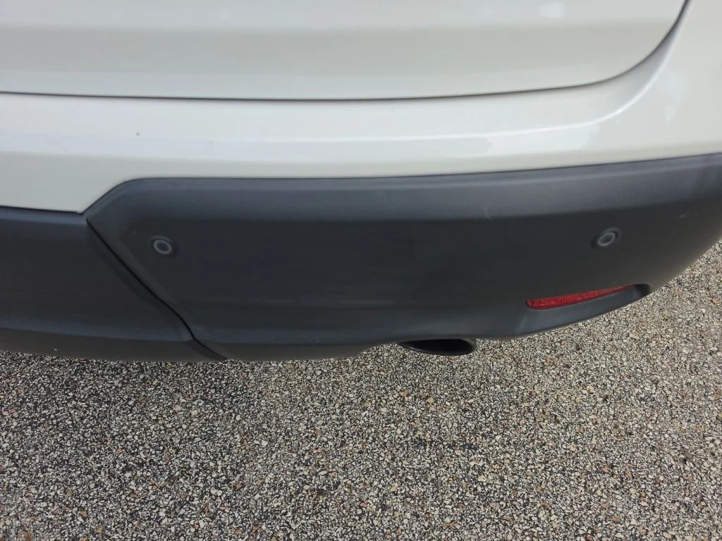 Used 2019 Crystal White Pearl Subaru Premium image 9
