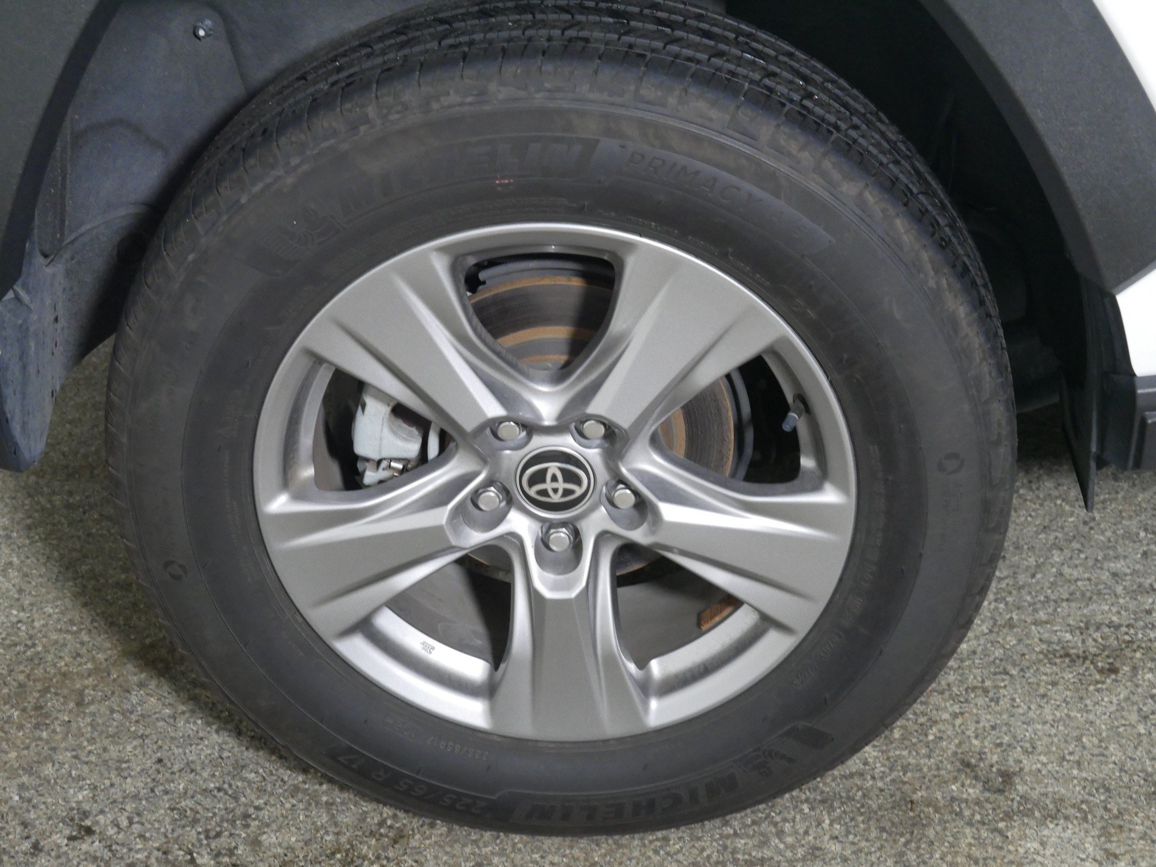 2024 Toyota RAV4 XLE - Photo 15