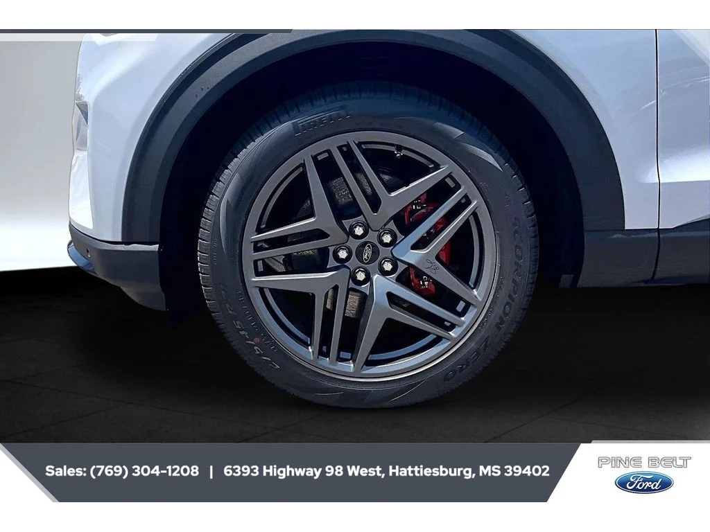 New 2026 Space White Metallic Ford ST-Line image 7