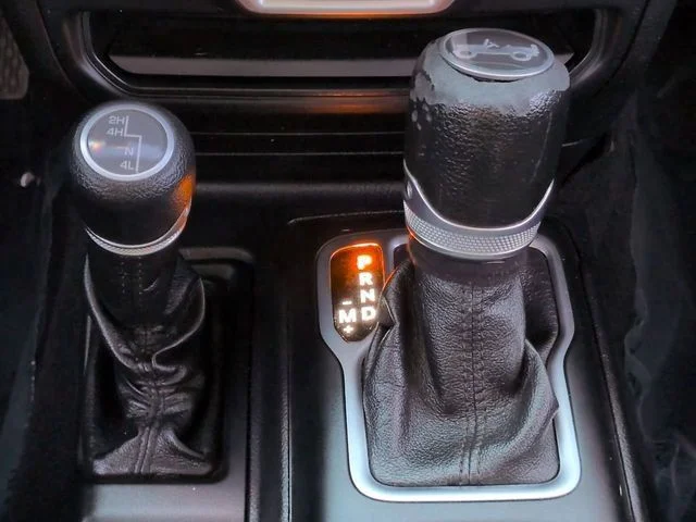 Used 2018 Blue Jeep Unlimited Sport image 19