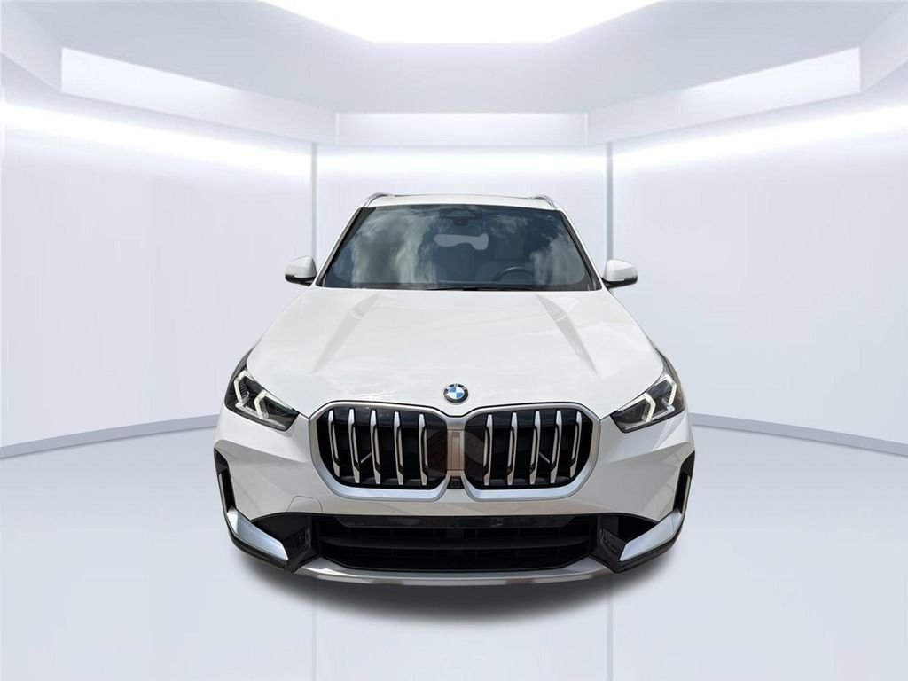 Used 2025 White BMW xDrive28i image 2