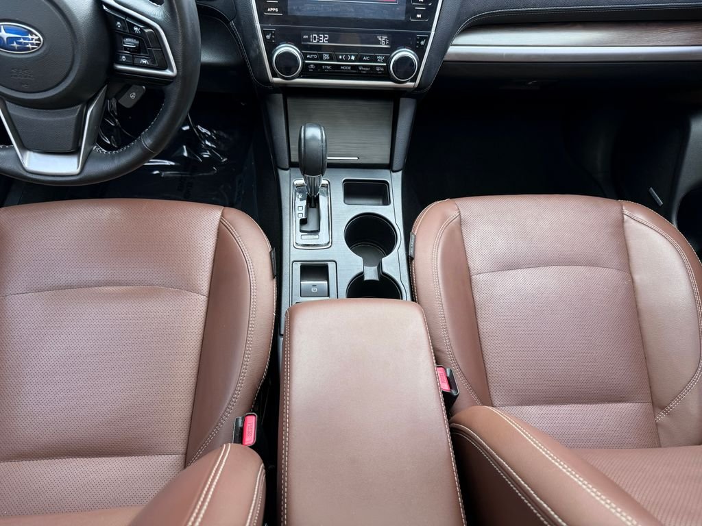 Used 2018 White Subaru 2.5i image 33