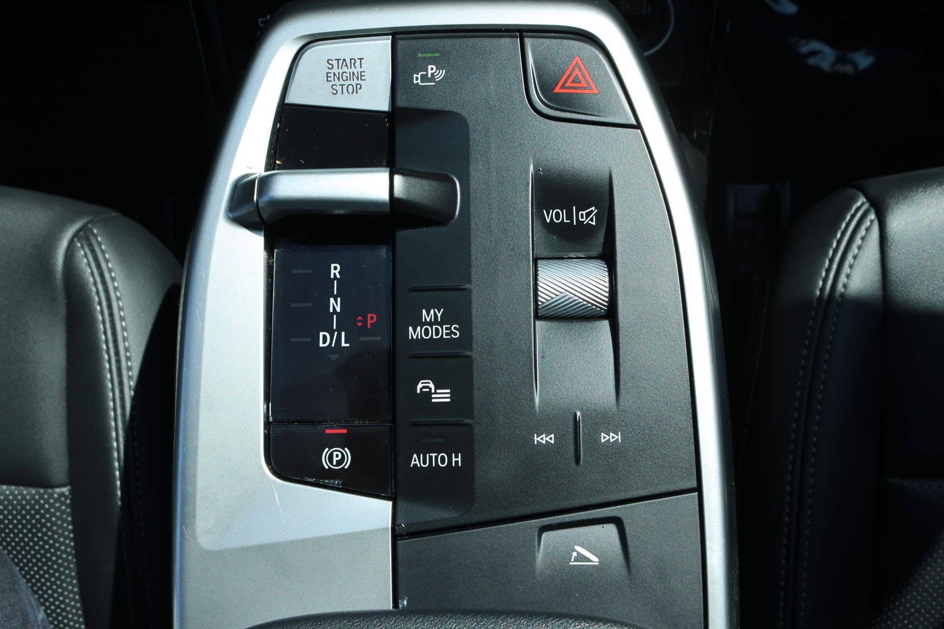 Used 2025 Black BMW xDrive28i image 13