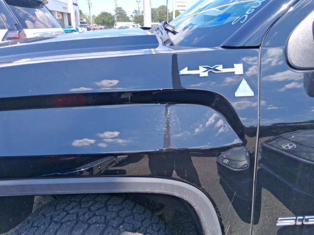 Used 2017 Black GMC SLT image 14