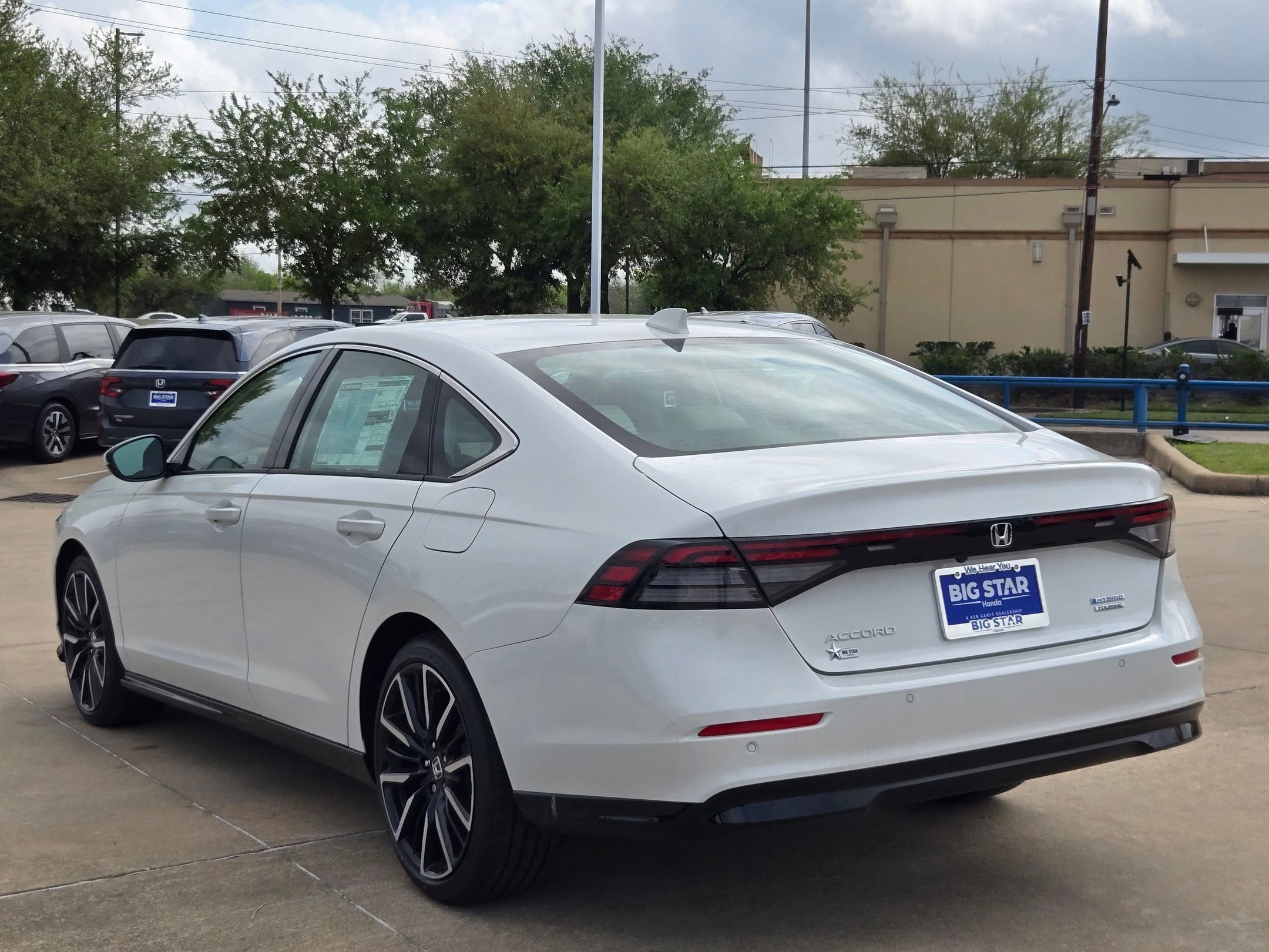 New 2026 Platinum White Pearl Honda Touring image 6