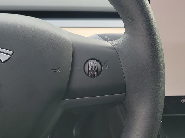 Used 2024  Tesla Long Range image 24