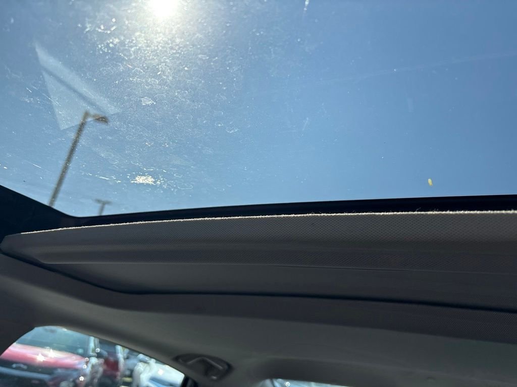 Used 2018 Lunar Silver Metallic Honda EX-L image 10