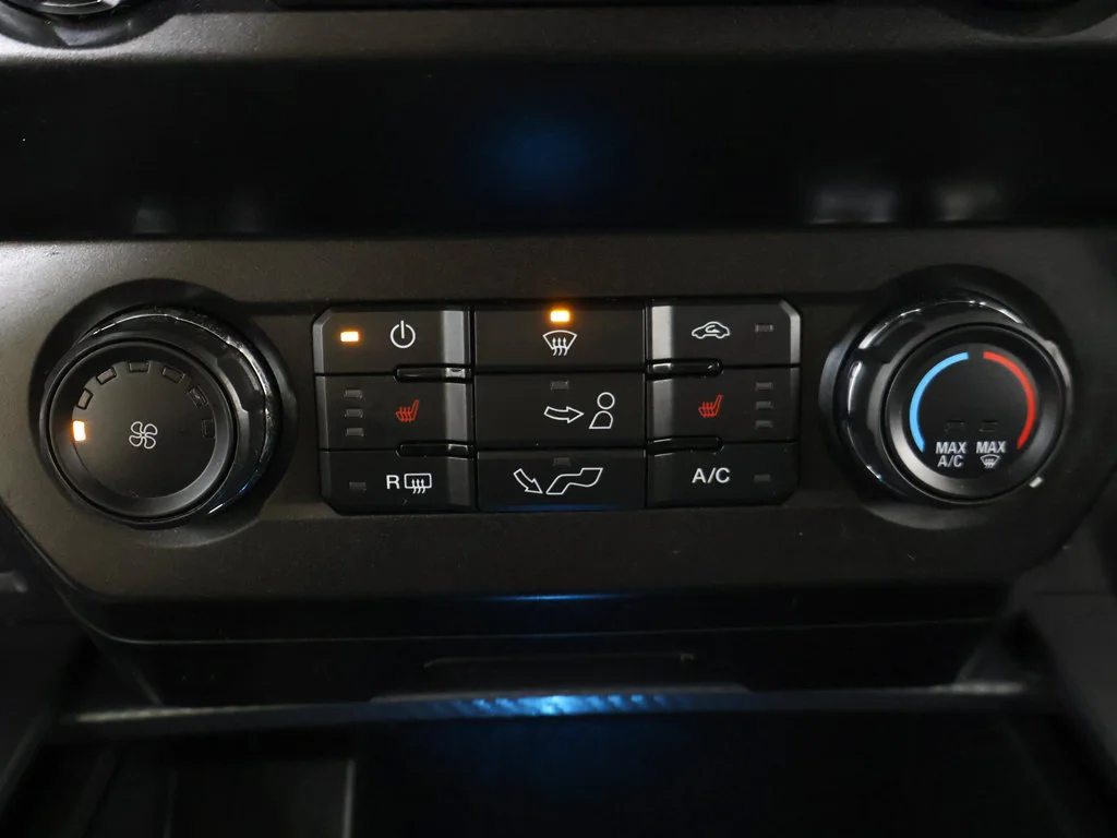 Used 2020 Silver Ford XLT image 46