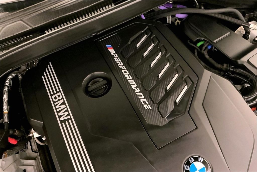 Certified Used 2023 Alpine White BMW  image 31