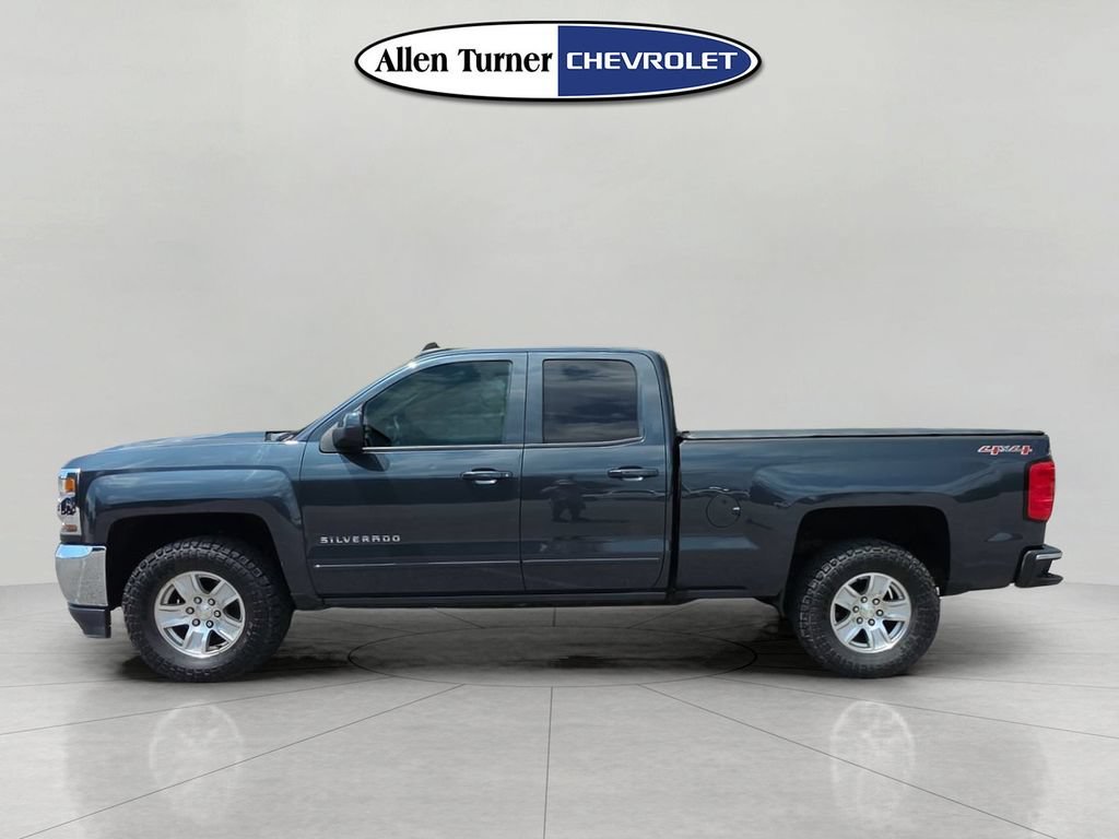 Used 2017 GRAPHITE METALLIC Chevrolet LT image 6