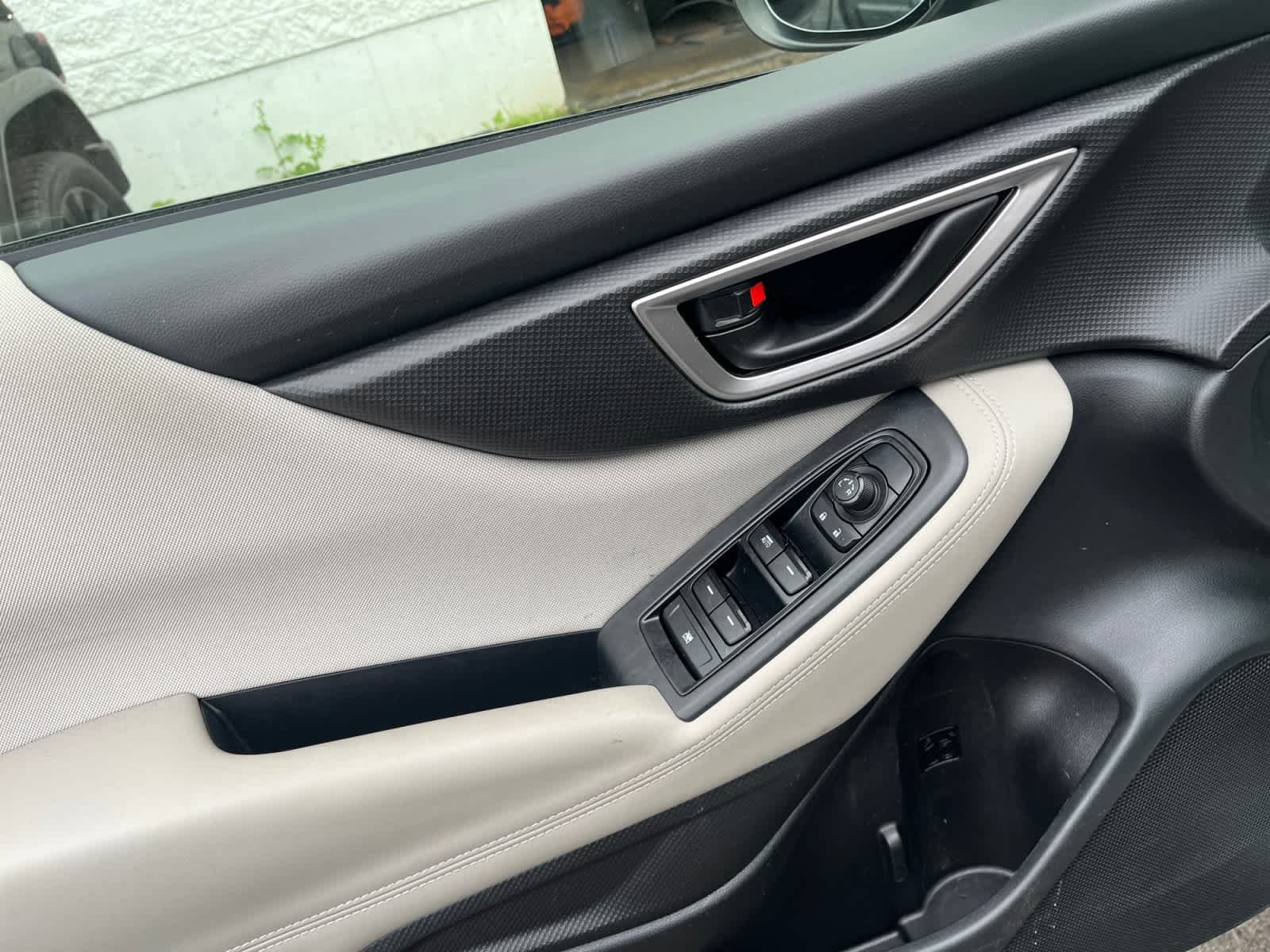 Used 2024 Crystal White Pearl Subaru  image 11