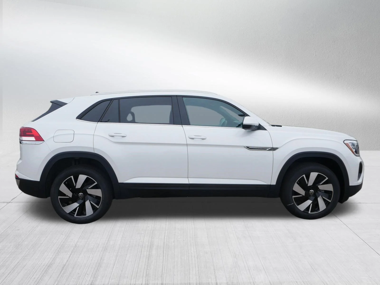 2026 Volkswagen Atlas Cross Sport SE w/Tech - Photo 2
