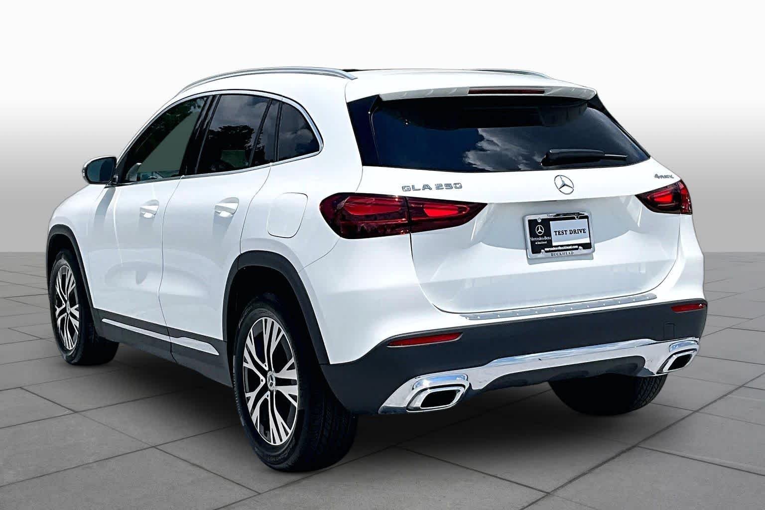 Used 2026 Polar White Mercedes-Benz GLA 250 image 12