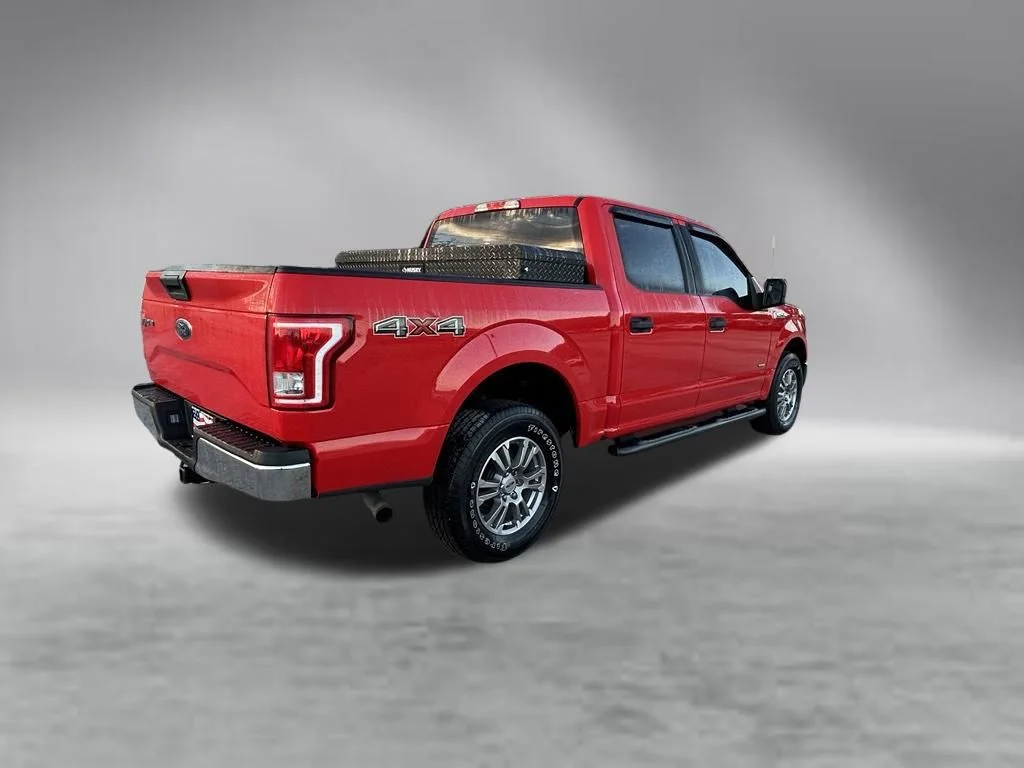 Used 2017 Race Red Ford XLT image 4