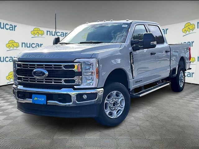 New 2026 White Ford XLT image 2