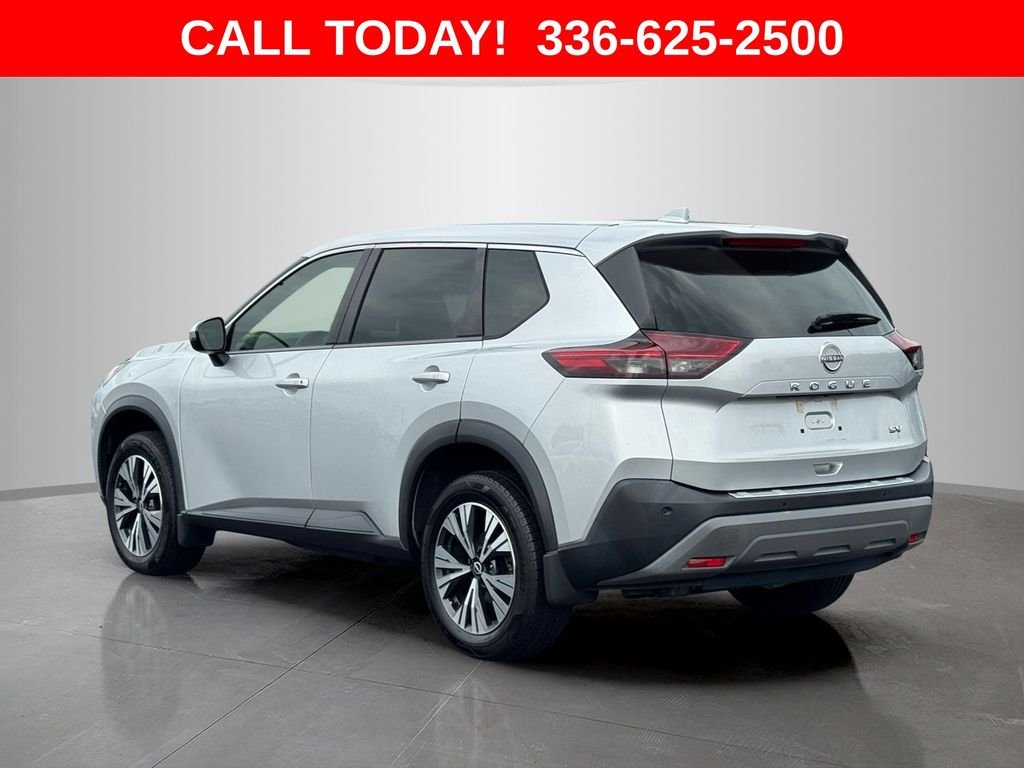 Used 2022 Silver Nissan SV image 3
