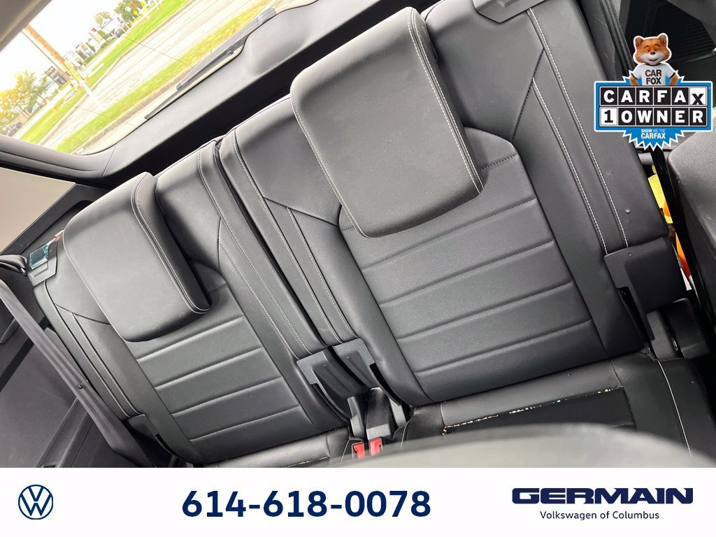 Used 2022 Black Volkswagen 3.6L V6 SEL Premium R-Line image 15